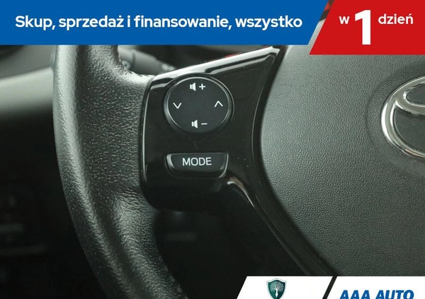 Toyota Aygo cena 37000 przebieg: 61479, rok produkcji 2016 z Skawina małe 211